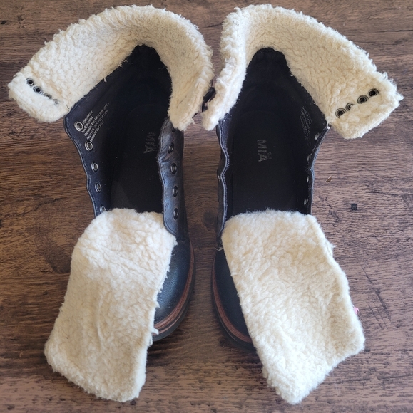 MIA Girl Faux Shearling Ankle Boots, Kid Girls size 6, Black & White - Picture 11 of 12